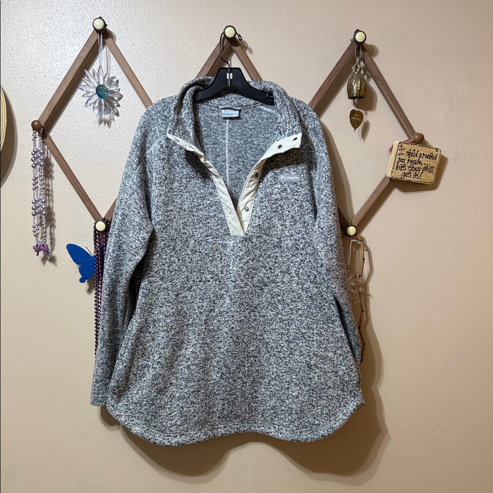 Columbia Gray and White Women's Sweatshirt